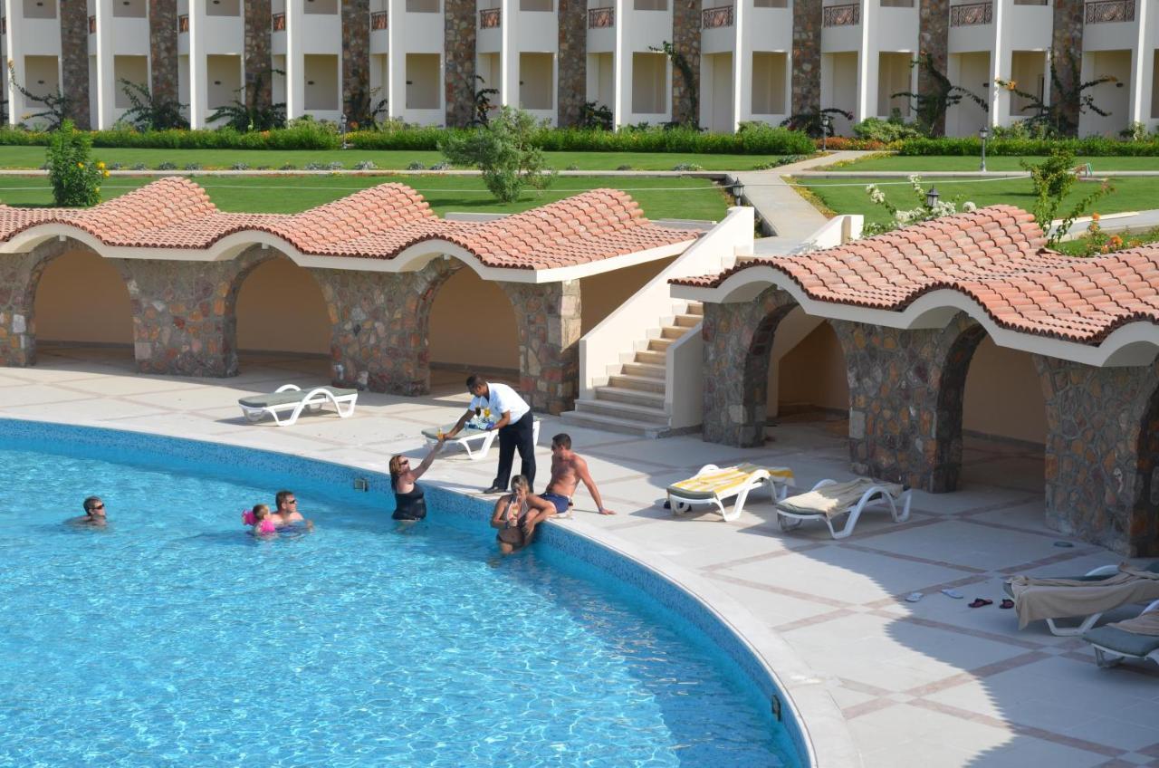 Royal Brayka Beach Resort Abu Dabab Buitenkant foto