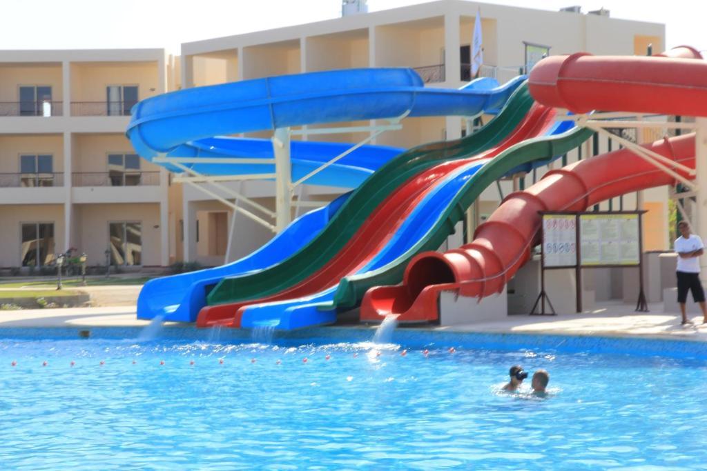 Royal Brayka Beach Resort Abu Dabab Buitenkant foto